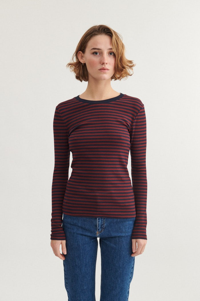Basic Apparel Ludmilla LS Tee T-shirts 794 Bordeaux truffle / Sky captain